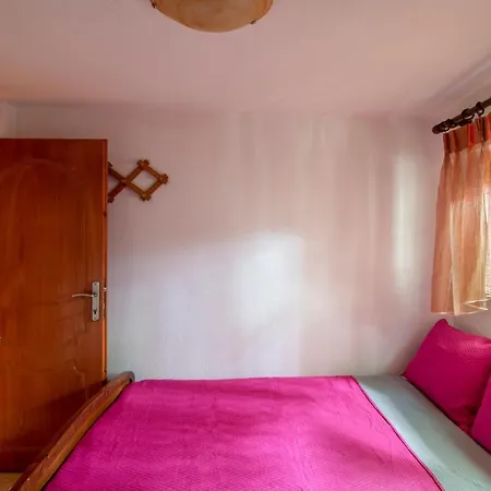 Apartment Thodoros *
